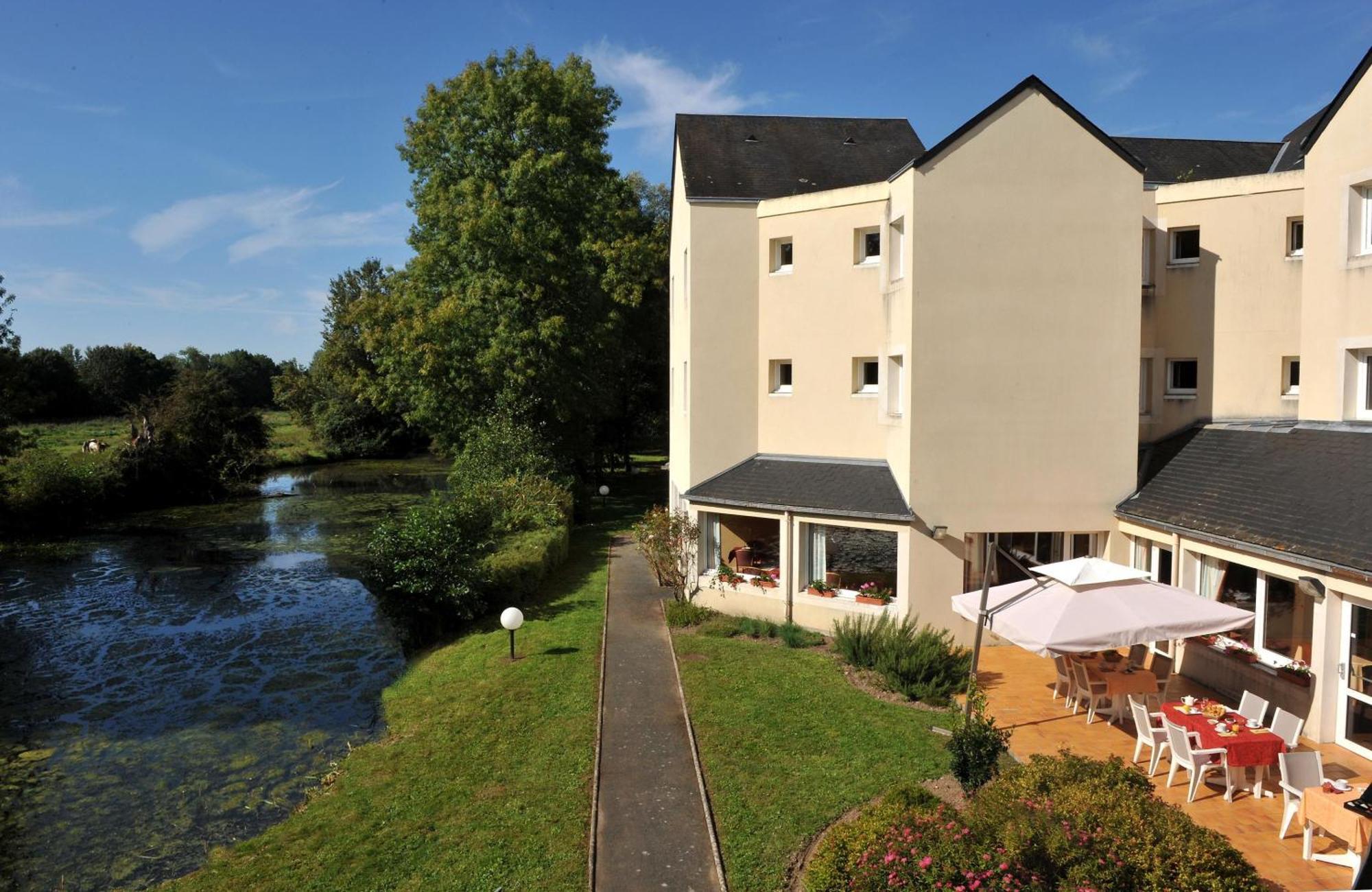 Logis Hotel Le Relais Du Moulin Valençay Exteriör bild
