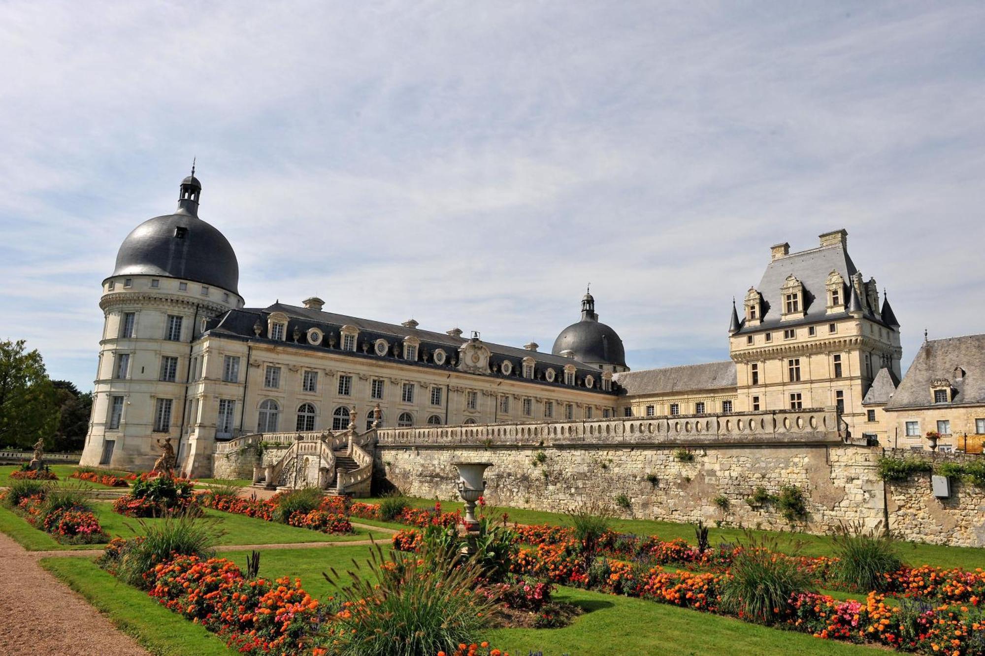Logis Hotel Le Relais Du Moulin Valençay Exteriör bild