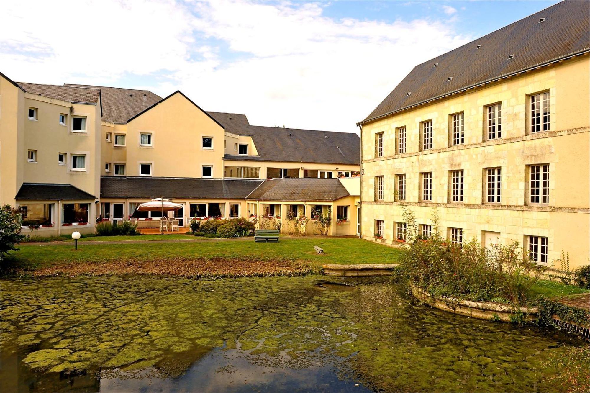 Logis Hotel Le Relais Du Moulin Valençay Exteriör bild