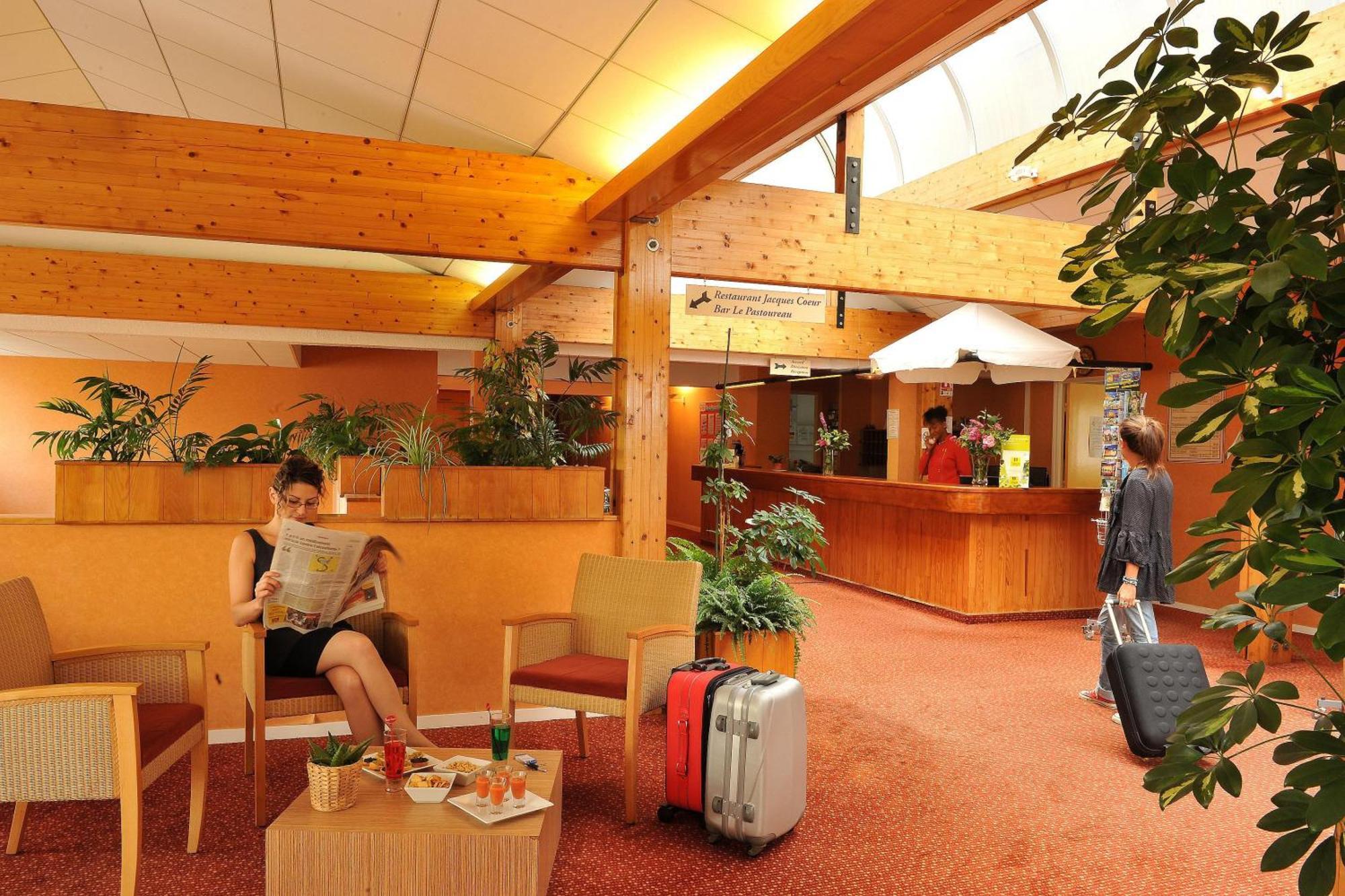 Logis Hotel Le Relais Du Moulin Valençay Exteriör bild