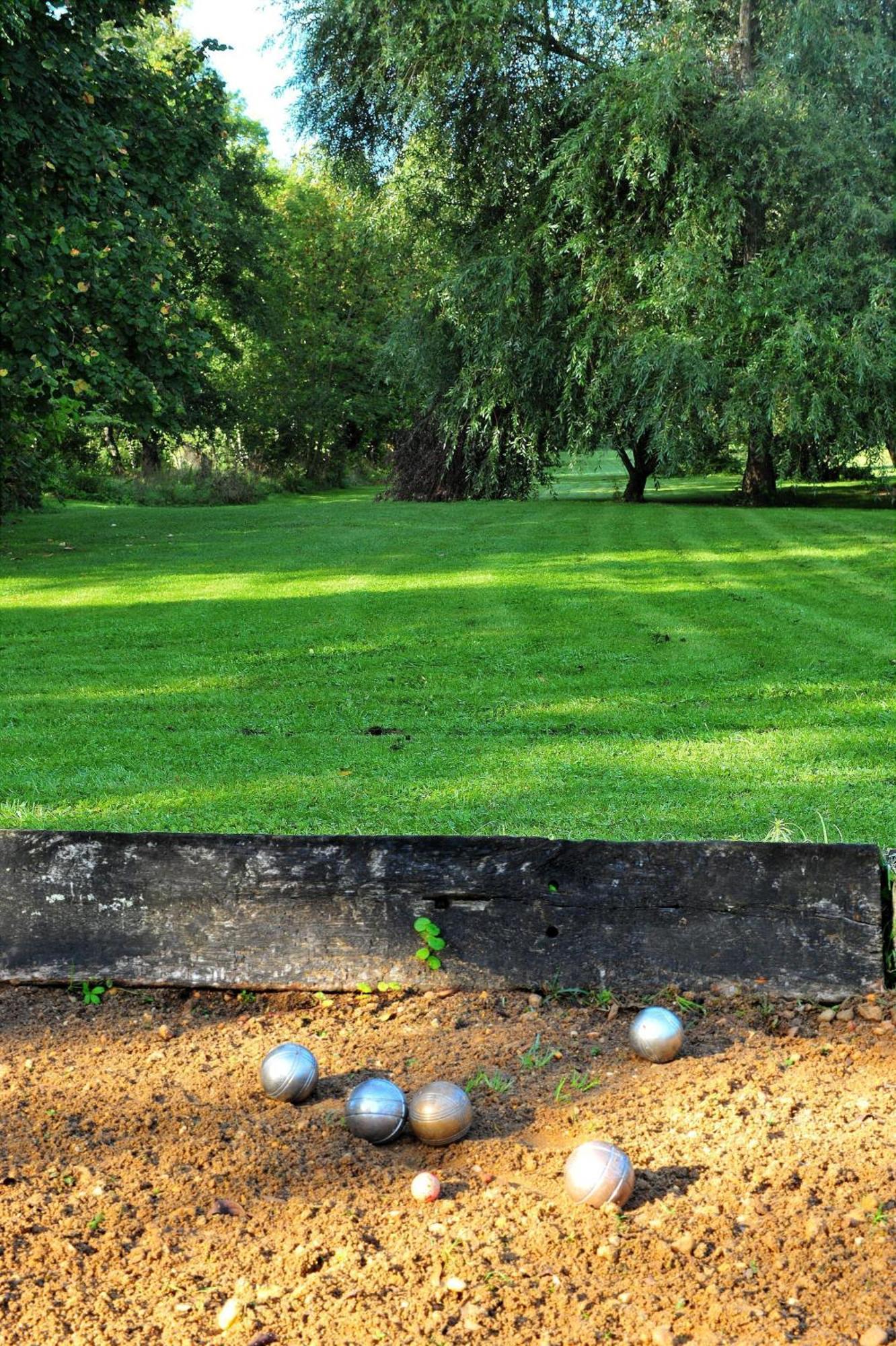 Logis Hotel Le Relais Du Moulin Valençay Exteriör bild