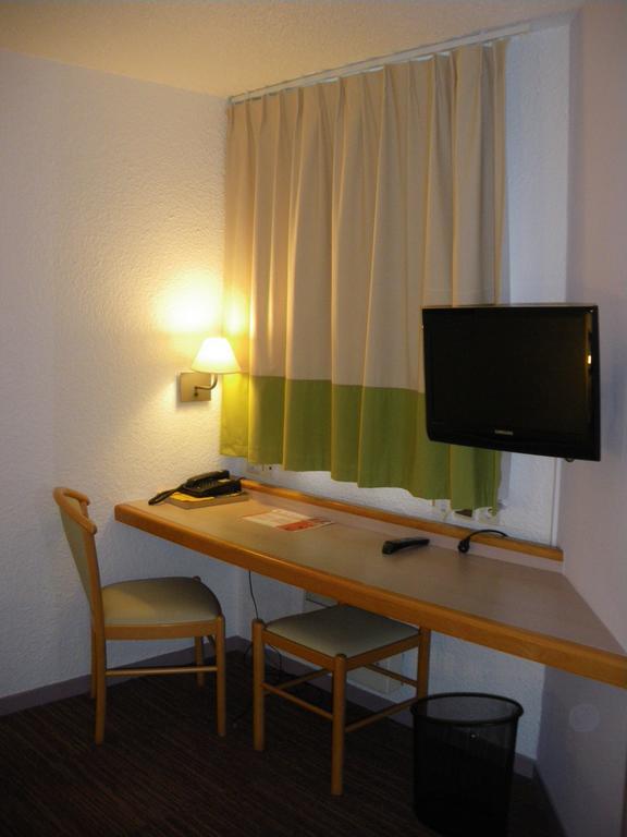 Logis Hotel Le Relais Du Moulin Valençay Exteriör bild