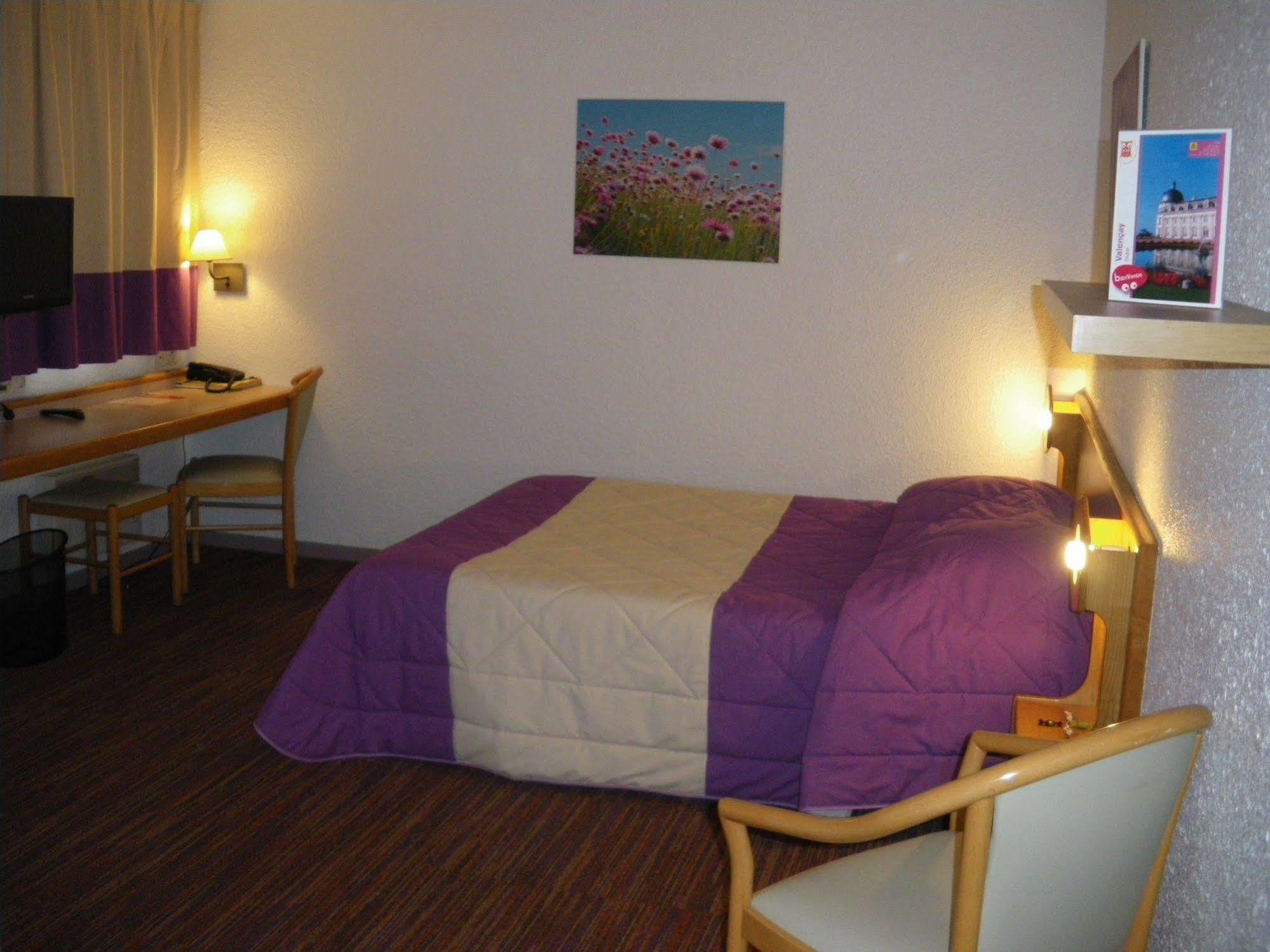 Logis Hotel Le Relais Du Moulin Valençay Exteriör bild