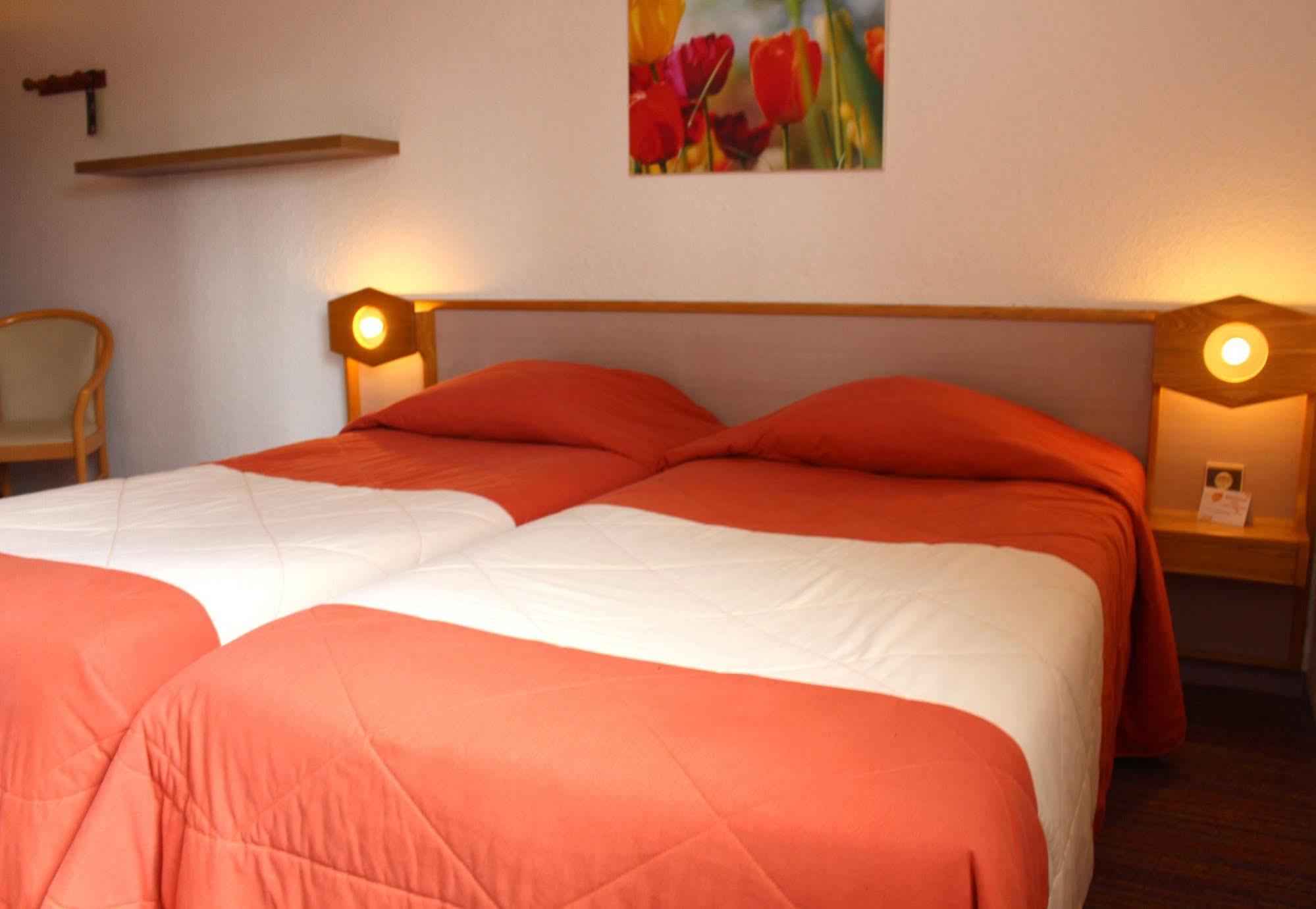 Logis Hotel Le Relais Du Moulin Valençay Exteriör bild